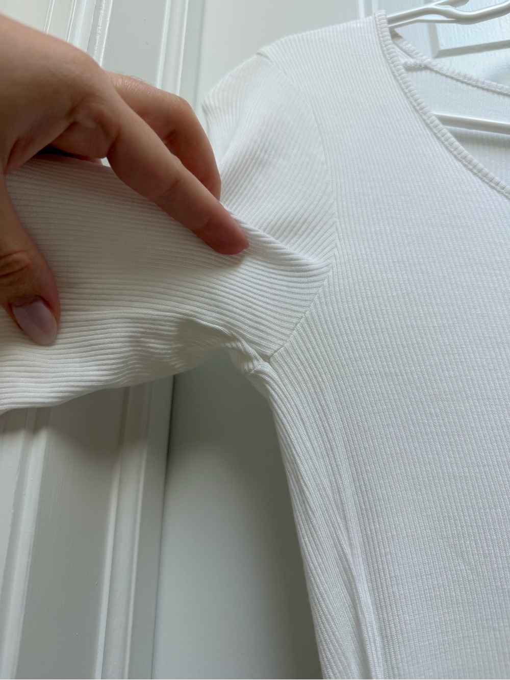 VINCE White Ribbed Tee - Picture 5 of 6